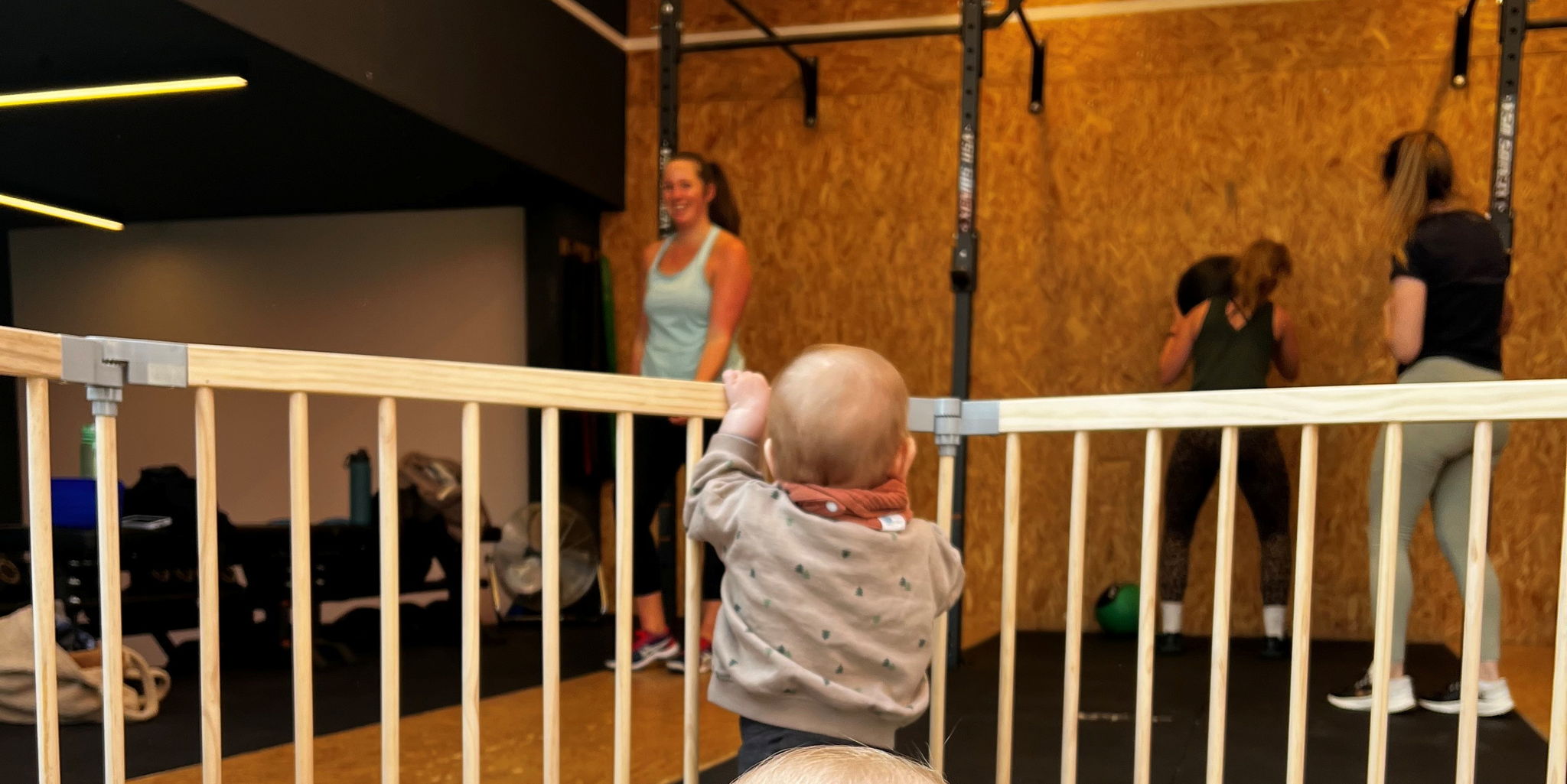 CrossFit für Mütter mit/ohne Baby und Schwangere