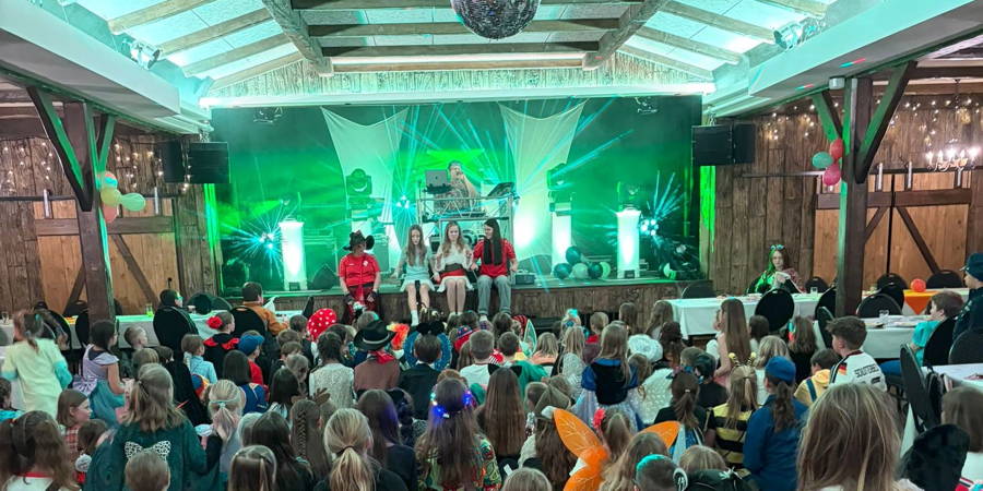 Bunter Kinderfasching begeistert Groß und Klein