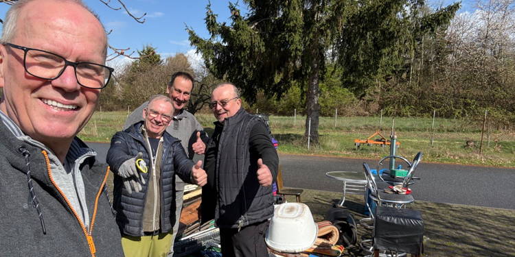 Tatkräftiger Arbeitseinsatz an der SG-Halle