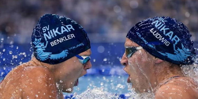 Noelle Benkler und Lena Ludwig - Sportlerinnen im Spagat
