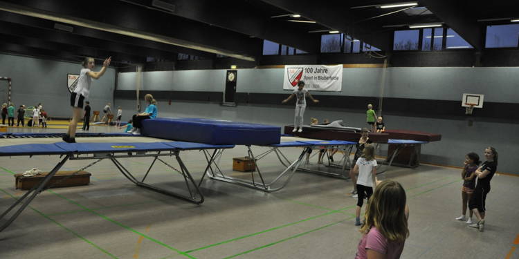Trampolinlehrgang am Wochenende - Ausfall von Kinderturnen und Rollschuhtanz
